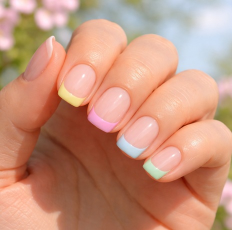 pastel french manicure άνοιξη 2026