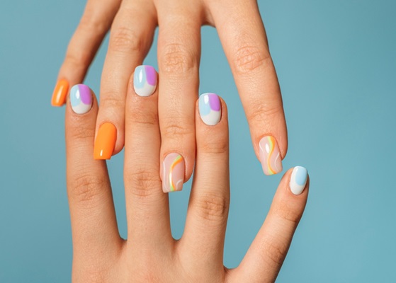 pastel manicure