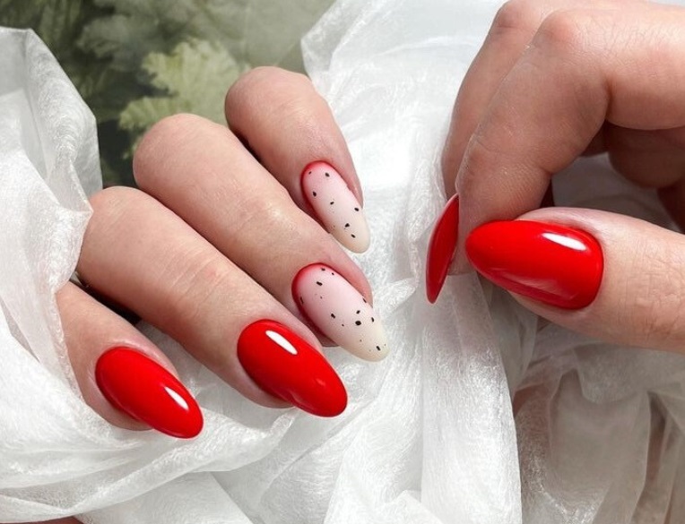 red nails